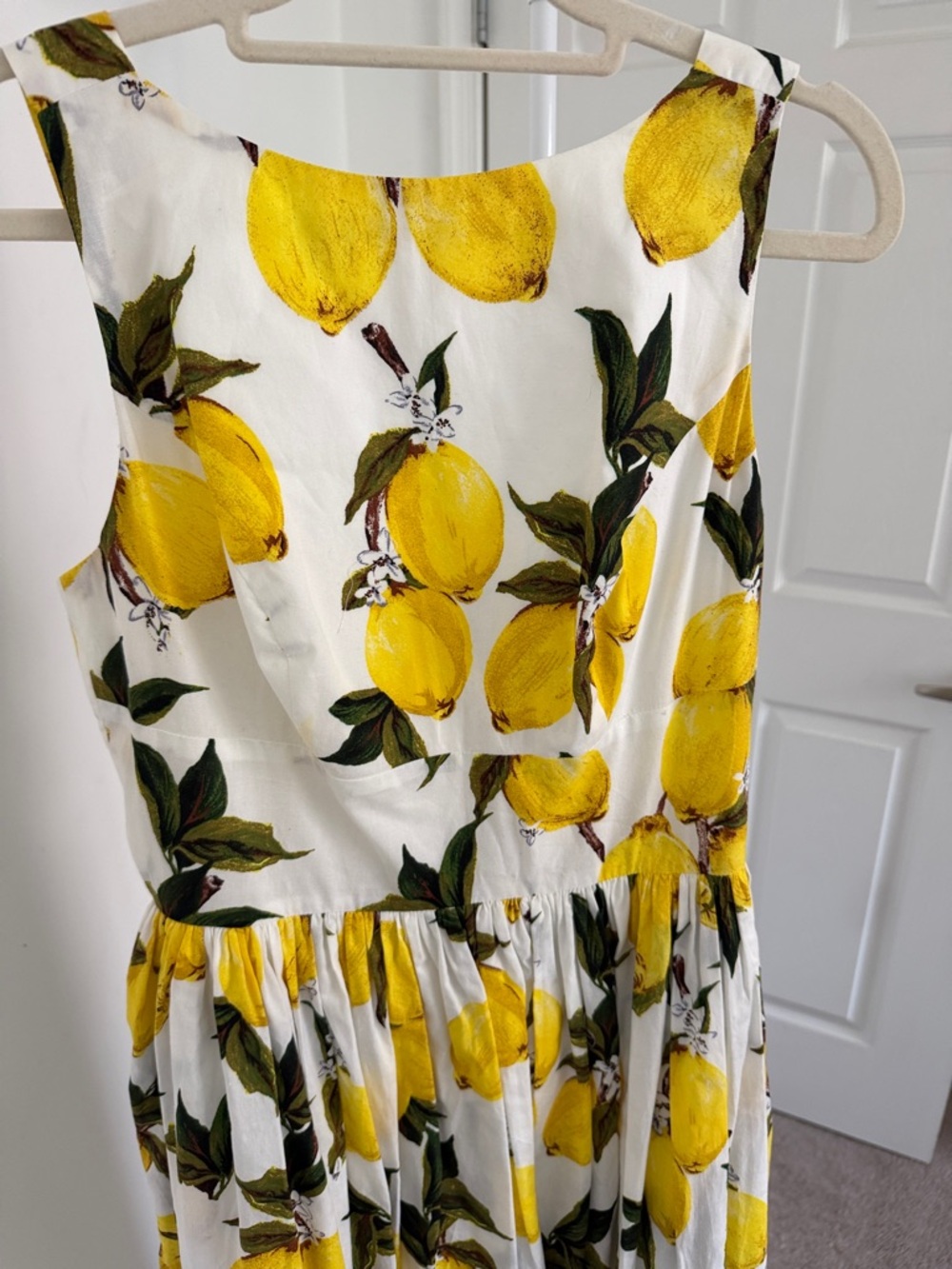 Gorgeous dress from Hearts and Found, Dolce & Gabbana lemon Print size Medium - Picture 4 of 9